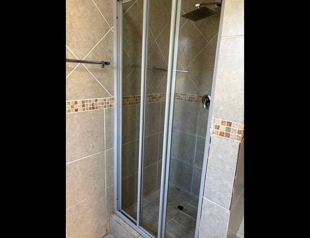 3 BEDROOM FREEHOLD FOR SALE IN WILLOW PARK